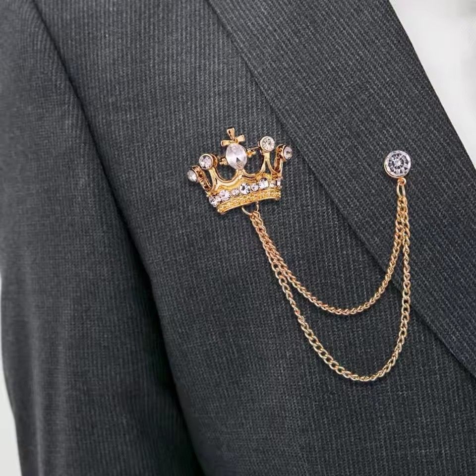 1PC   The New Unisex Lapel Pin Brooch Tassel Chain Crown Brooch Pin Mens Accessories Couple Brooches Adornment Hot SaleA-911-1
