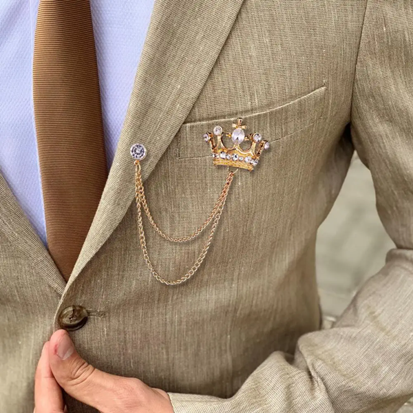 1PC   The New Unisex Lapel Pin Brooch Tassel Chain Crown Brooch Pin Mens Accessories Couple Brooches Adornment Hot SaleA-911-1