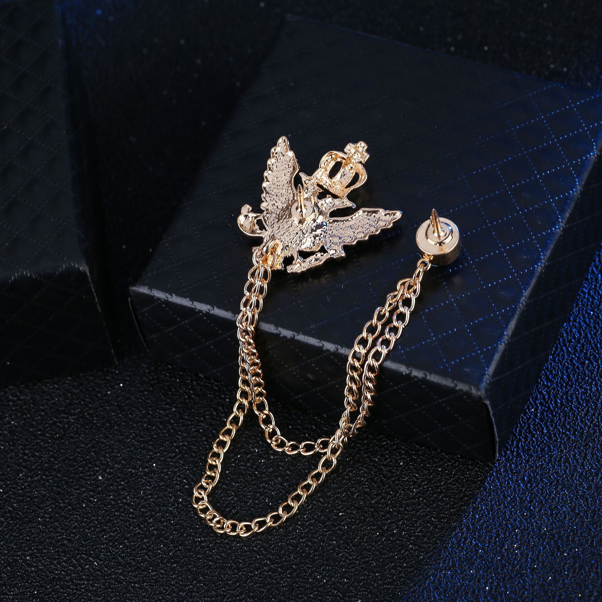 1PC Korean British Style Crown Bird Brooch Cross Suit Tassel Chain Lapel Pin Angle Wings Badge RetroFemaleCorsageMen Accessories