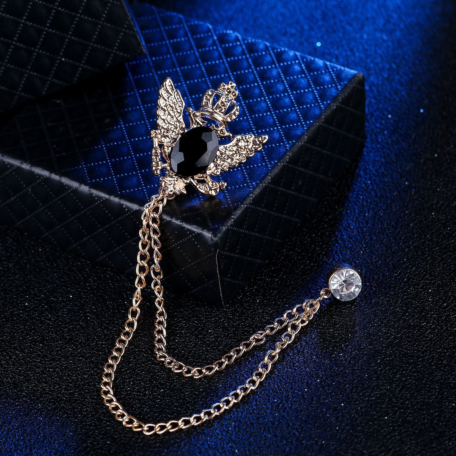 1PC Korean British Style Crown Bird Brooch Cross Suit Tassel Chain Lapel Pin Angle Wings Badge RetroFemaleCorsageMen Accessories