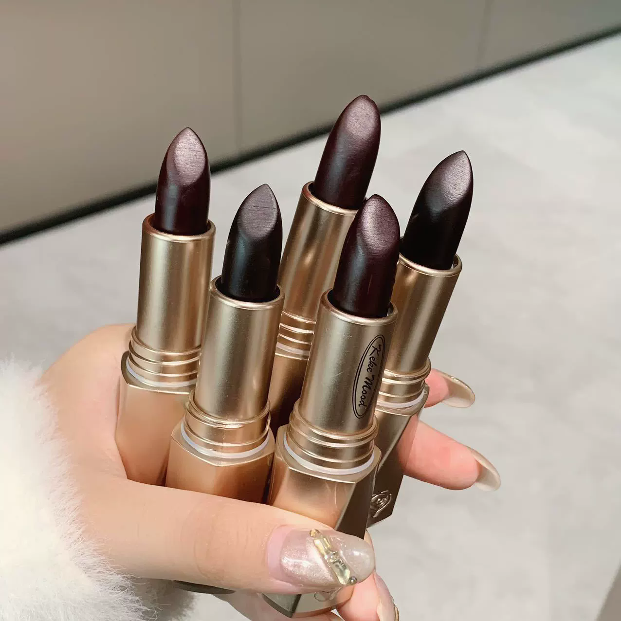 1PC Colored lipstick Moisturizing water gloss mirror lipstick lipstick Waterproof, durable, cup free view 2