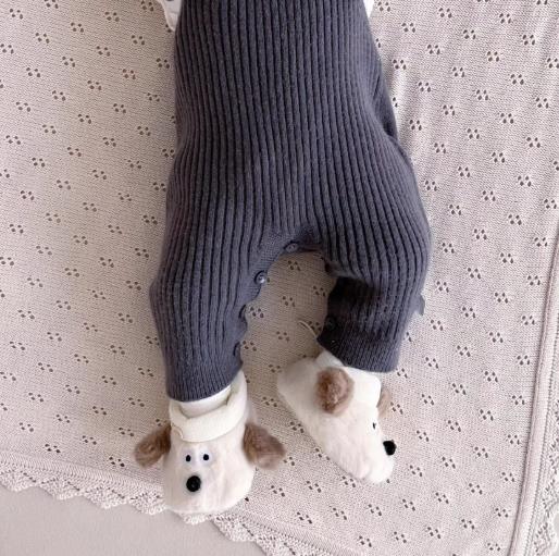 1PairNew Baby Shoes 0-1 Year Old Cartoon Shoes and Socks with One Piece, Non Dropping Heel, Thickened and Velvet Shoes and Socks