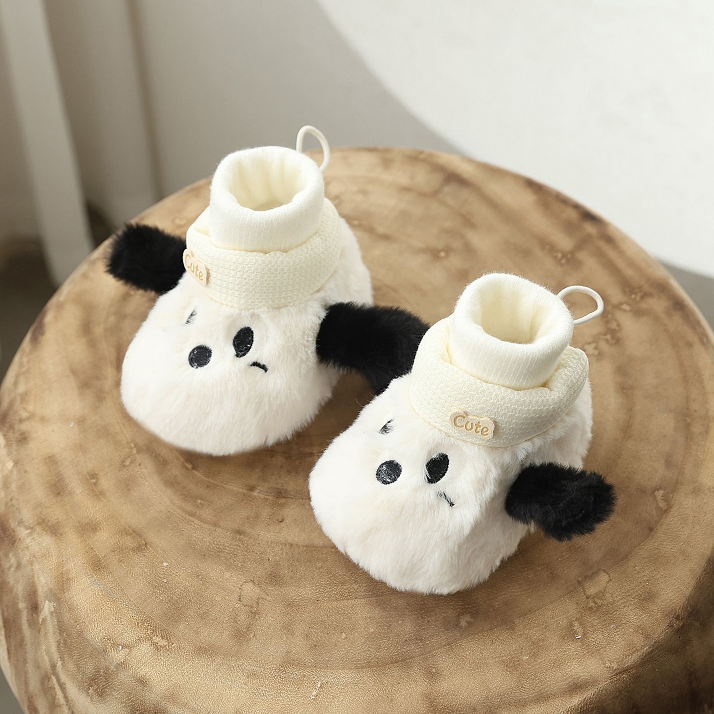 1PairNew Baby Shoes 0-1 Year Old Cartoon Shoes and Socks with One Piece, Non Dropping Heel, Thickened and Velvet Shoes and Socks