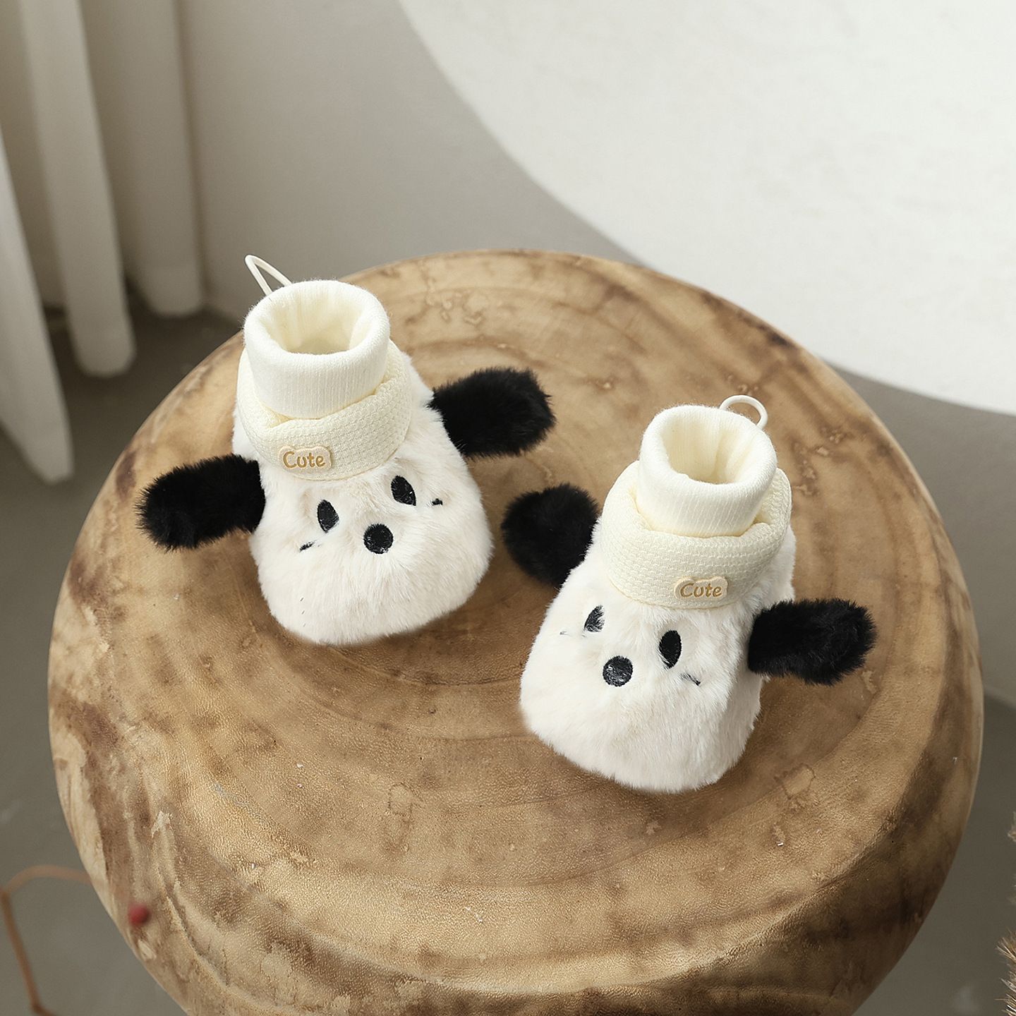 1PairNew Baby Shoes 0-1 Year Old Cartoon Shoes and Socks with One Piece, Non Dropping Heel, Thickened and Velvet Shoes and Socks