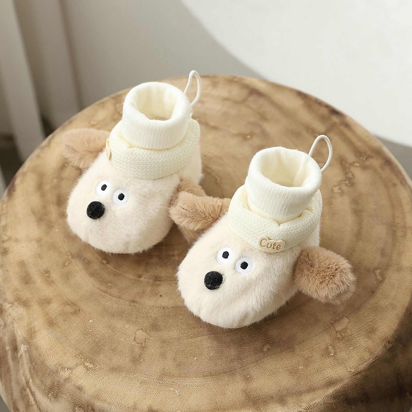 1PairNew Baby Shoes 0-1 Year Old Cartoon Shoes and Socks with One Piece, Non Dropping Heel, Thickened and Velvet Shoes and Socks