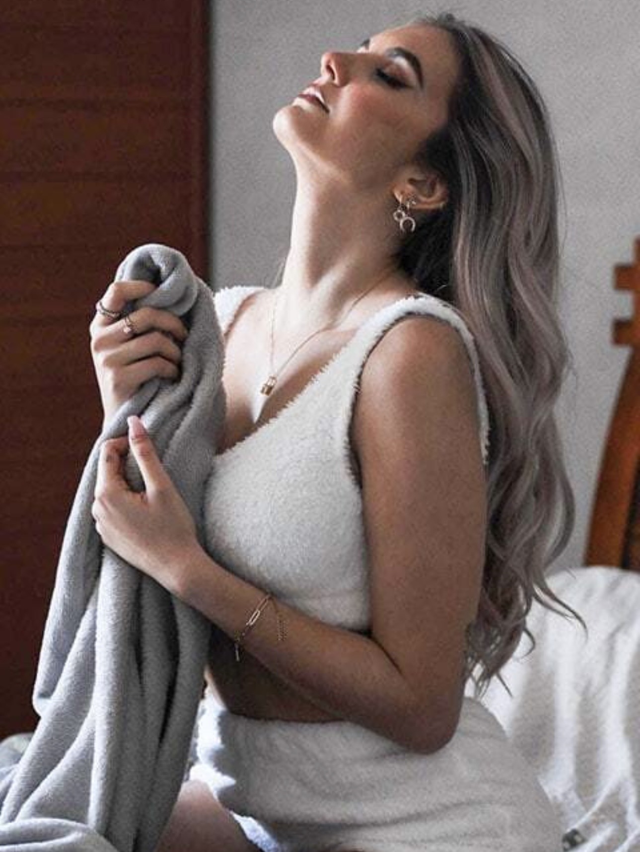 White Pyjama set Sexy Fuzzy Warm Sherpa Fleece 2 Piece Outfit Fleece Spaghetti Strap Crop Top and Shorts pajama set