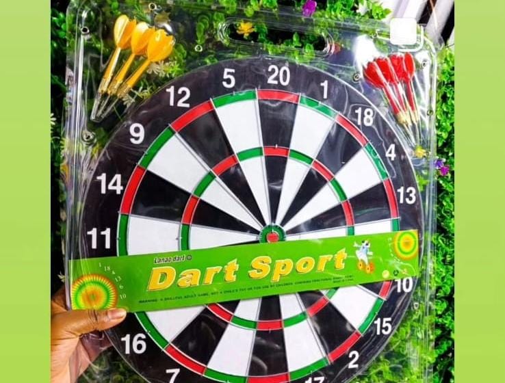 Professional Dart Board.High grade compressed sisal fibers heal over time which is from Kenya,ensuring your dart board is more durable.This steel tip dart board is suitable for in bar,office,game room