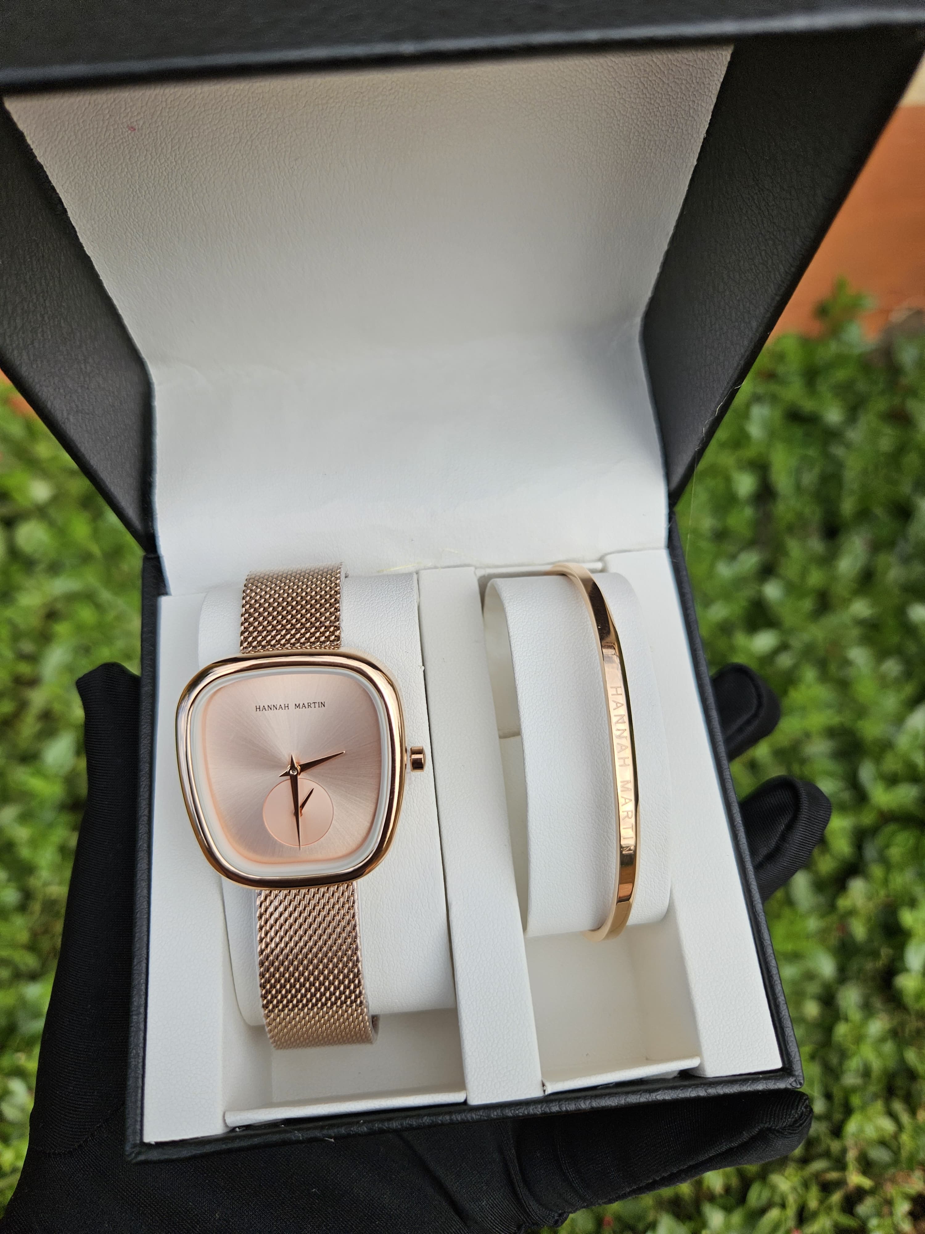 🎀💖HANNAH MARTIN LADIES 1251🎀💖 and bracelet