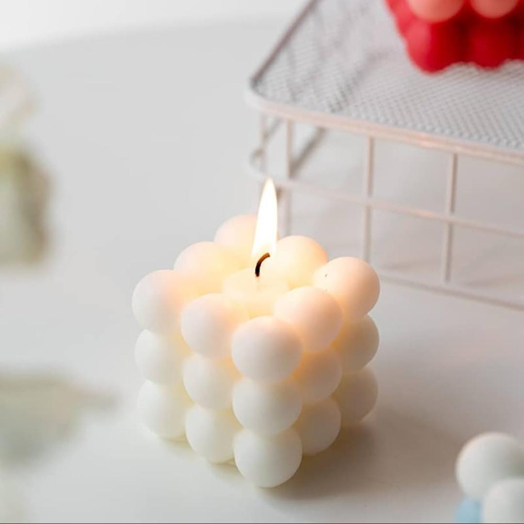 *New arrival🎊🎉*





*Big 1pc Scented candle available in 2 colours*



*Size 6cmby6cm*