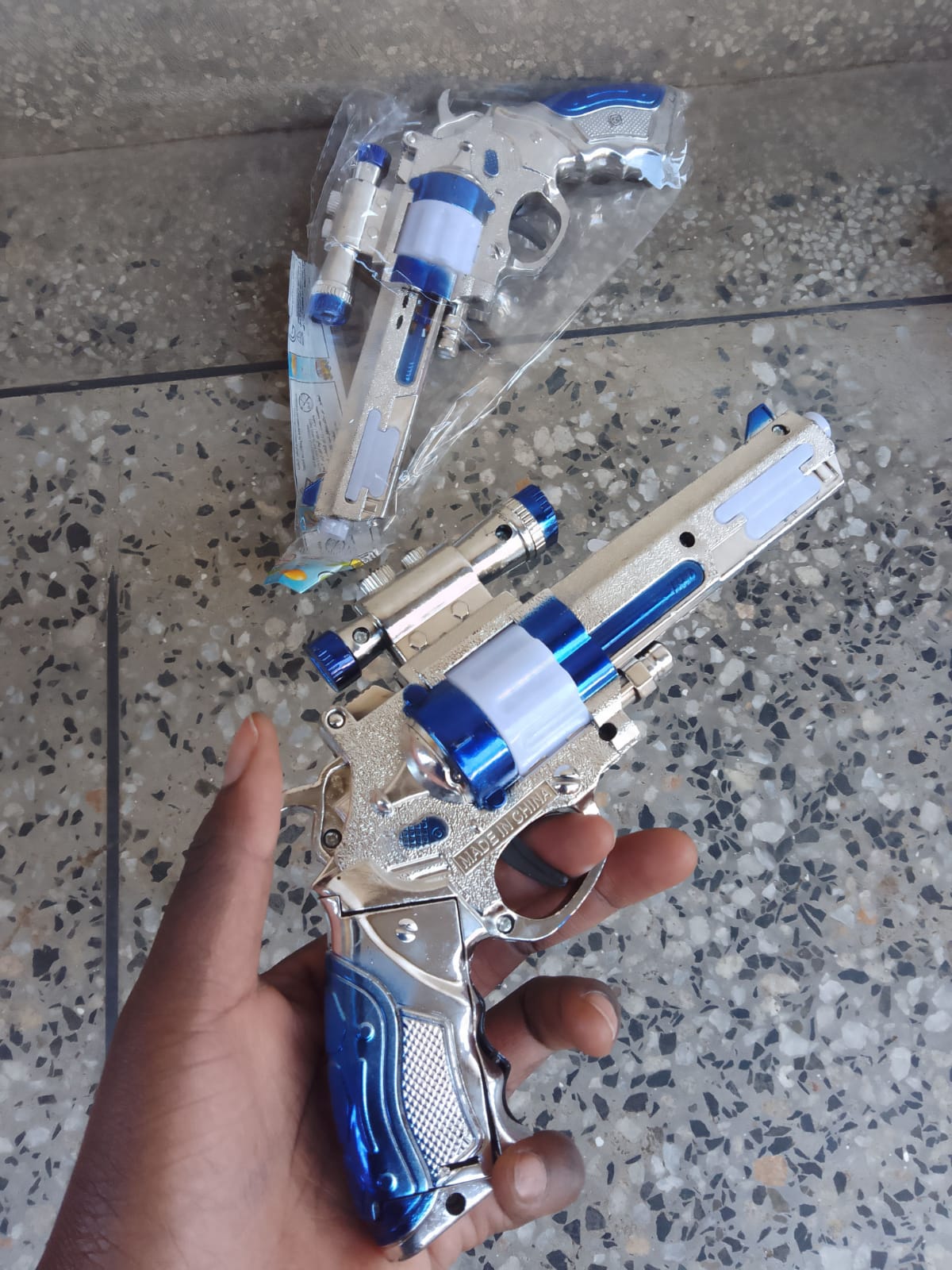 🥰Safe, colorful, and action-packed👌—this kids’ toy gun lets little heroes unleash their imagination with hours of fun and adventure!”