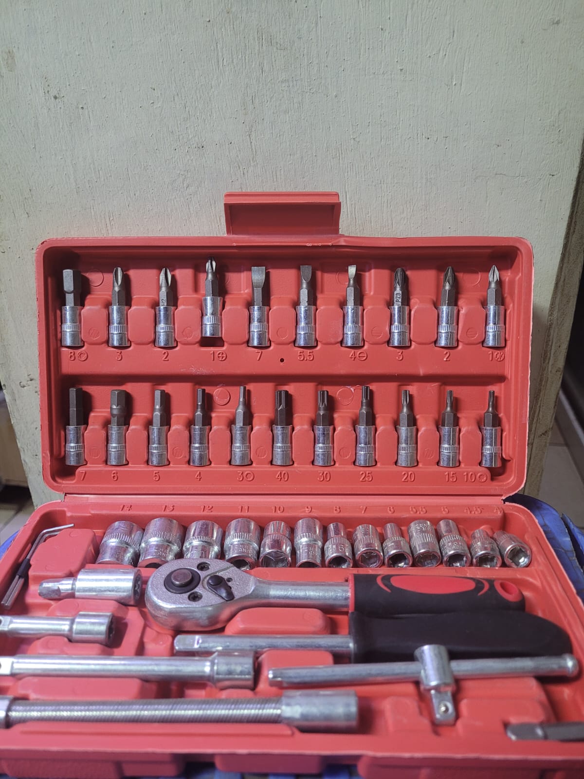 46pcs 1/4-Inch Screwdriver Socket Bit Ratchet Wrench Combination Tools Kit with Extension Bar and Storage Case for for Auto Repairing and Household