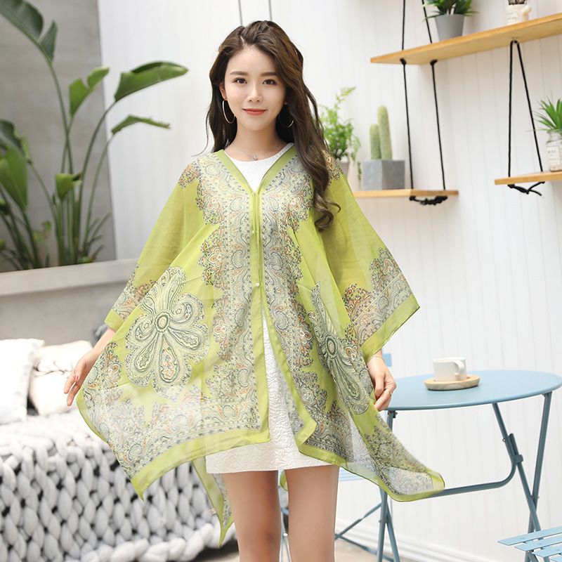 New summer sun protection clothing for women, with a trendy style and shoulder leakage. Chiffon printed jacket, with a famous ethnic style, paired with a shawl and thin silk scarf