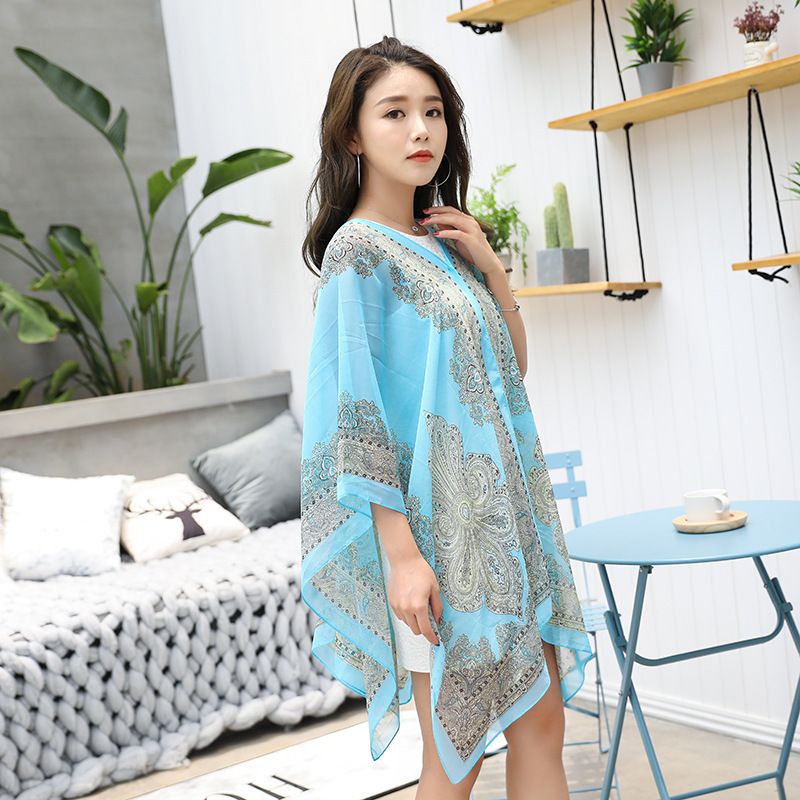 New summer sun protection clothing for women, with a trendy style and shoulder leakage. Chiffon printed jacket, with a famous ethnic style, paired with a shawl and thin silk scarf