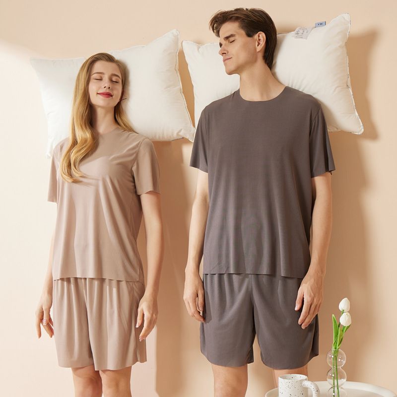 Summer men's and women's ice silk home wear round neck couple seamless short sleeve and shorts set, can be worn as pajamas and pajama pants