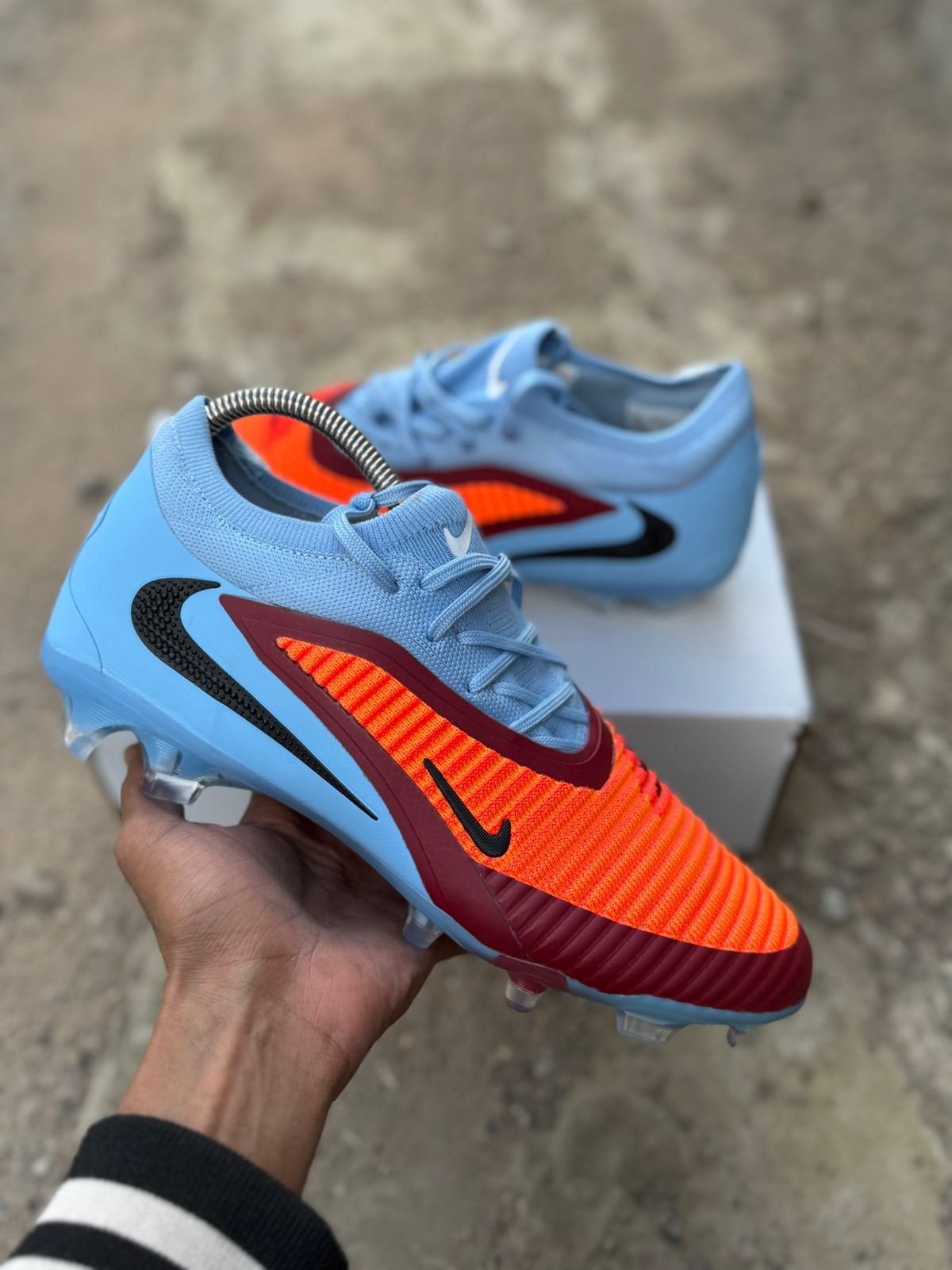 ⚽🔥 Latest Phantom Football Boots – Elite Performance Edition 🔥⚽Unleash precision, power, and control with the Nike Phantom football boots — built for serious players who dominate the game.