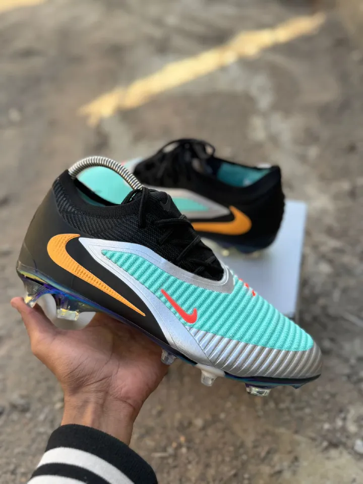 ⚽🔥 Latest Phantom Football Boots – Elite Performance Edition 🔥⚽Unleash precision, power, and control with the Nike Phantom football boots — built for serious players who dominate the game.