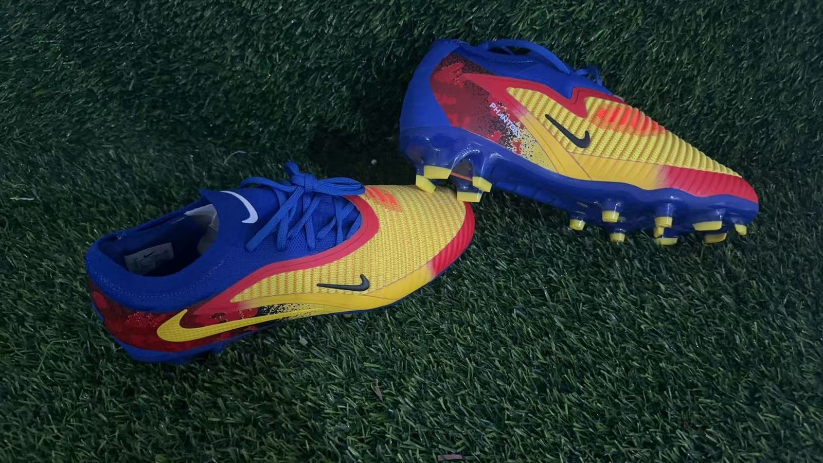 ⚽🔥 Latest Phantom Football Boots – Elite Performance Edition 🔥⚽Unleash precision, power, and control with the Nike Phantom football boots — built for serious players who dominate the game.