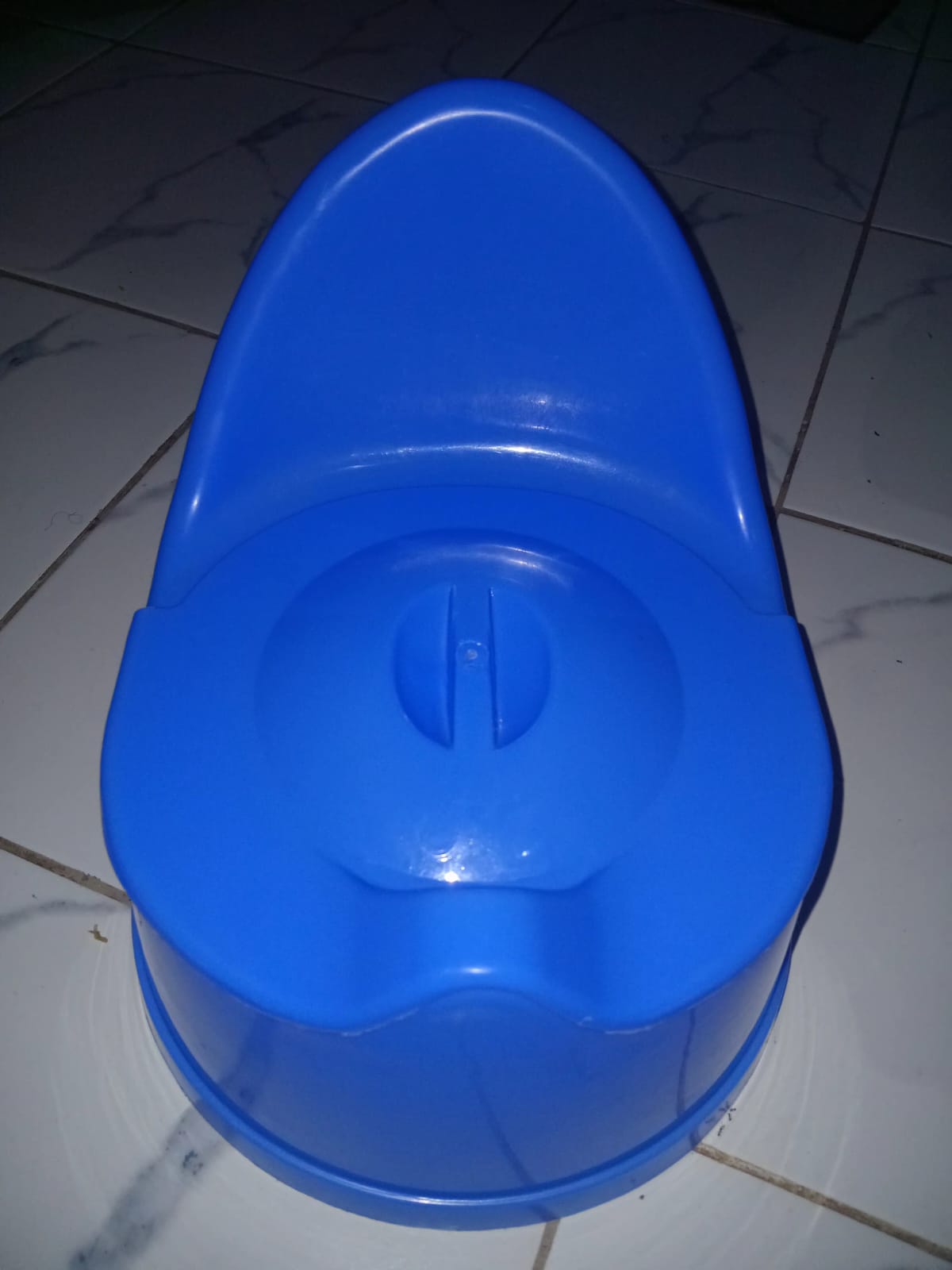 Toilet Training Potty Seat With Closing Lid, Safe use: Potty trainer is designed with round smooth design and high back support gives maximum comfort to your baby while sitting/squatting.