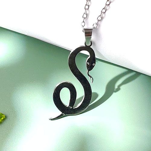 Snake Necklace Stainless Steel - Rangi ya Dhahabu au Fedha | Stylish Kipepeo | For Kenya