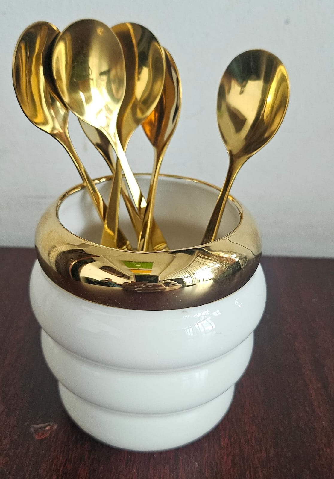 STYLISH GOLDEN CERAMIC BOWL PLUS 6 TEASPOONS 6PCS COFFEE SPOONS WITH CERAMIC JAR HOLDER, SMALL STAINLESS STEEL GOLD TEA SPOONS, MINI DESSERT SPOONS SET FOR FRUIT, STIRRING, MIXING, SUGAR, ICE CREAM, C