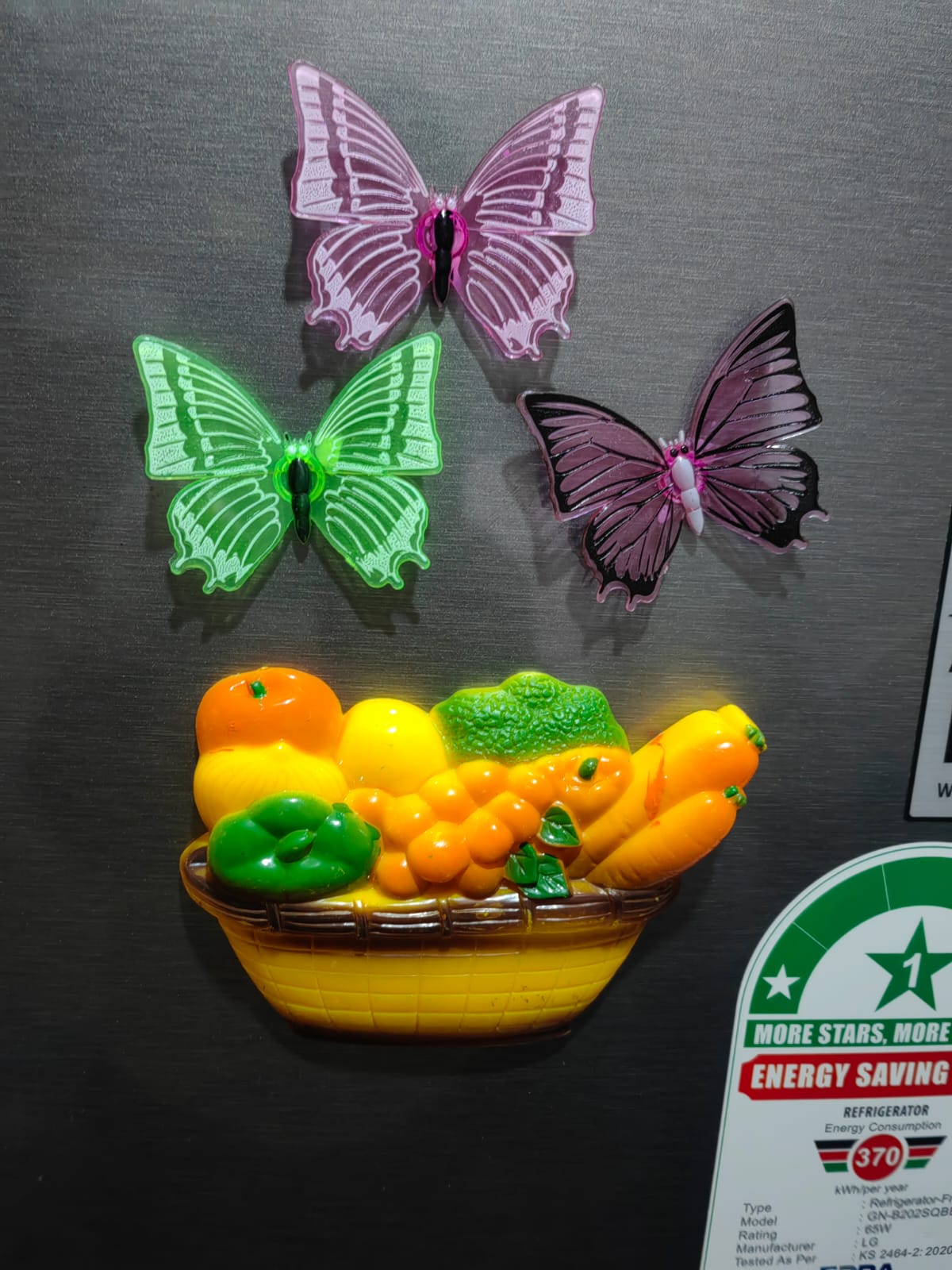 REFRIGERATOR MAGNETS VEGETABLES BASKET & BUTTERFLY FRIDGE MAGNET CUTE MAGNETS FOR FRIDGE – SET OF 8, REALISTIC DESIGN MAGNETS CREATIVE AND COLORFUL MAGNETIC KITCHEN DECOR
