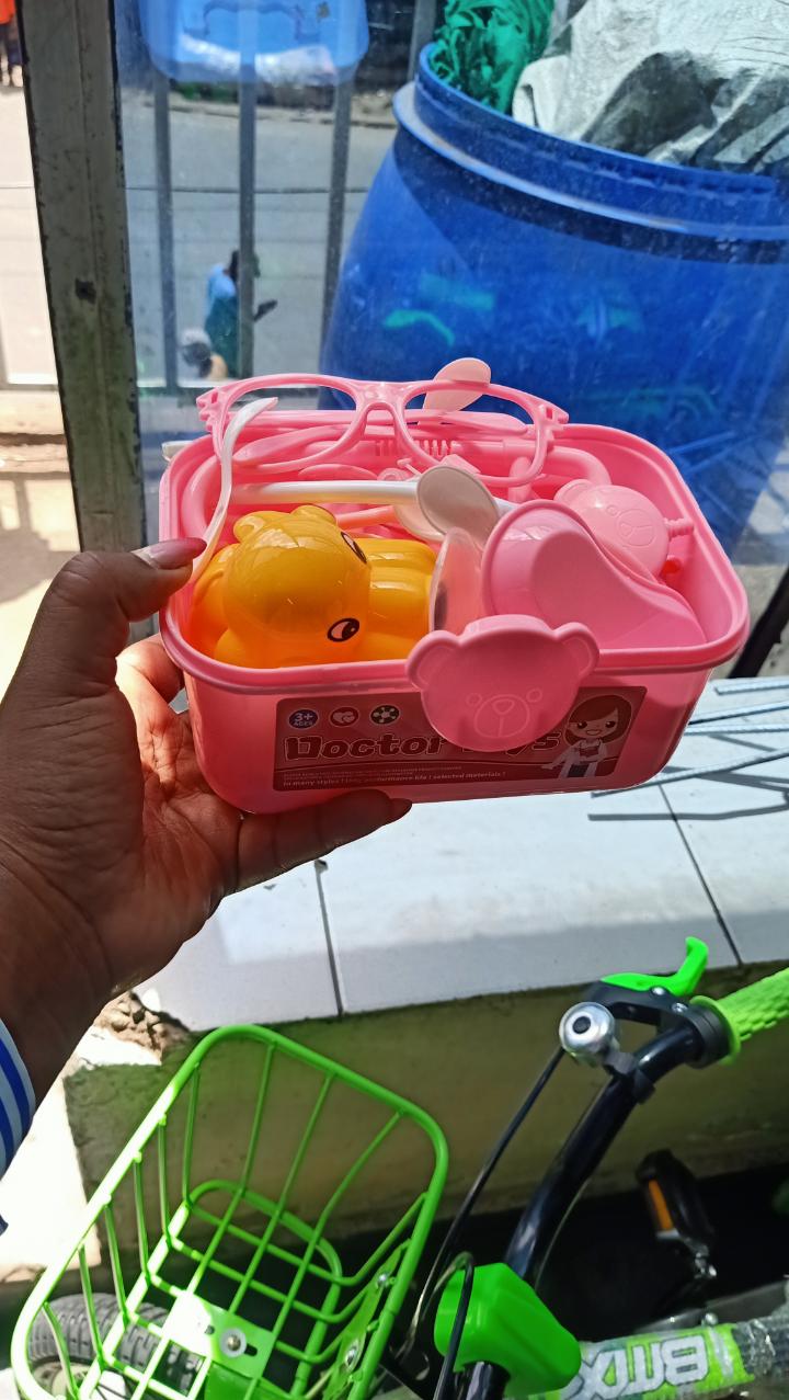 DOCTOR PLAYSET MEDICAL KIT CONTAINS CHILDREN'S INJECTIONS, LIGHTED PLAY STETHOSCOPE FOR KIDS, DENTIST KIT KIDS DOCTOR KIT FOR TODDLERS 3-5 WITH MEDICAL STORAGE BAG & REAL STETHOSCOPE, PRETEND PLAY SET