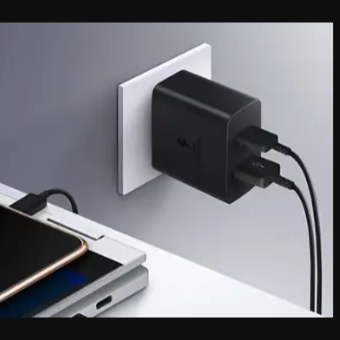 35W Samsung Dual header with two output ports, USB-A 15W max & USB-C 35W max, black