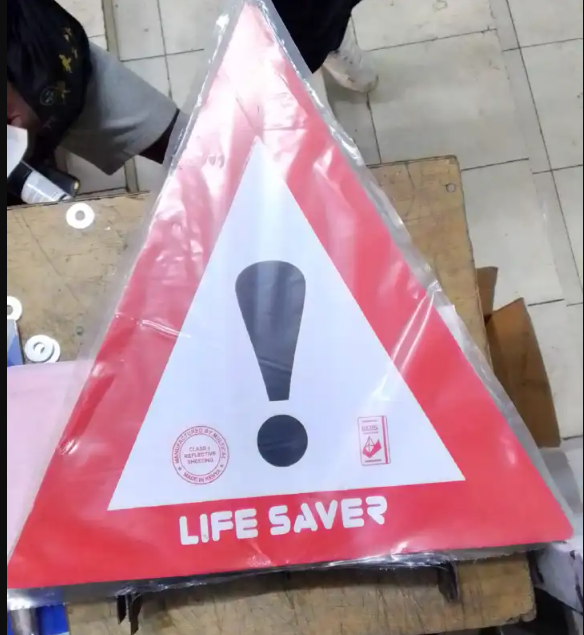 Car Emergency Safety Kit – First Aid Kit, Fire Extinguisher & Warning Triangle