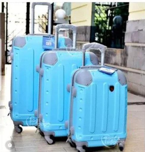 🤑🥑**TRAVEL IN STYLE **🥑🌽26 INCH 3 IN 1 LAXURIOUS FIBRE SUITCASE BRIEFCASE TRAVEL BAG.Made of high-quality materials Sleek and stylish design 3-in-1 design Hard outer shell for protection