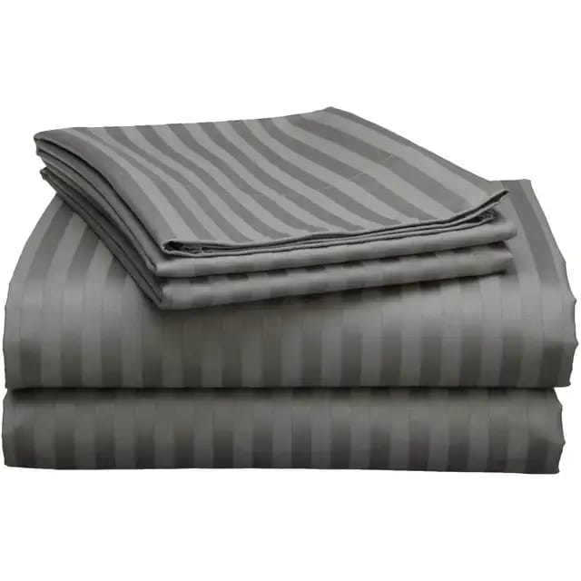 Luxury Cotton Stripped Bedsheets ,➖Size:7*8/8*8 ,▪️ Can fit all other sizes . 
Contains:
➖4pillowcases 
➖2pc bedsheets