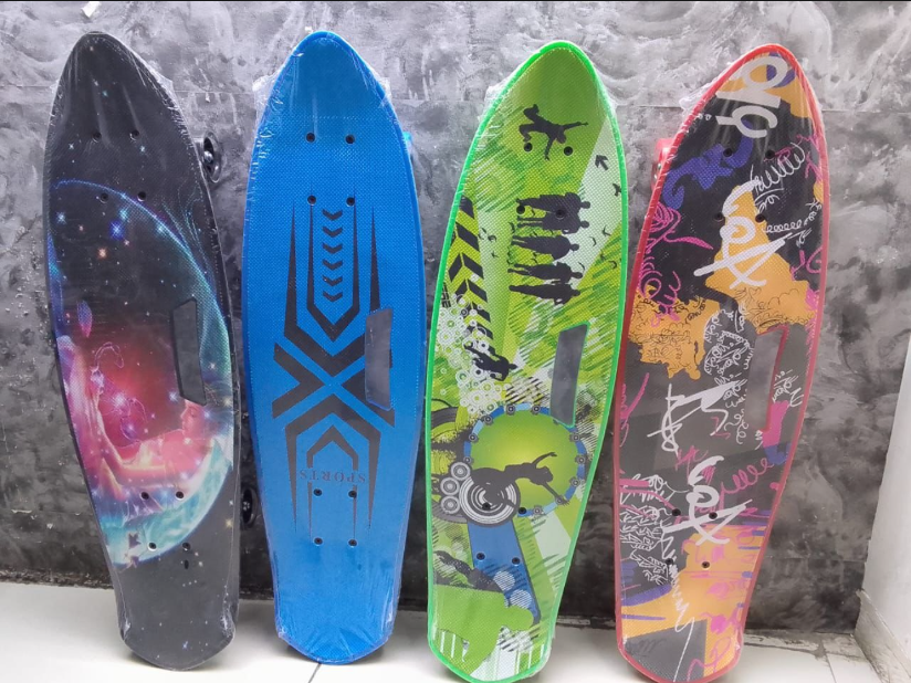 Graphic fish Shape Skate Board✅Rubber wheels✅Wheels with lights✅Long Board 70cm long designed for smooth cruising and eye-catching looks