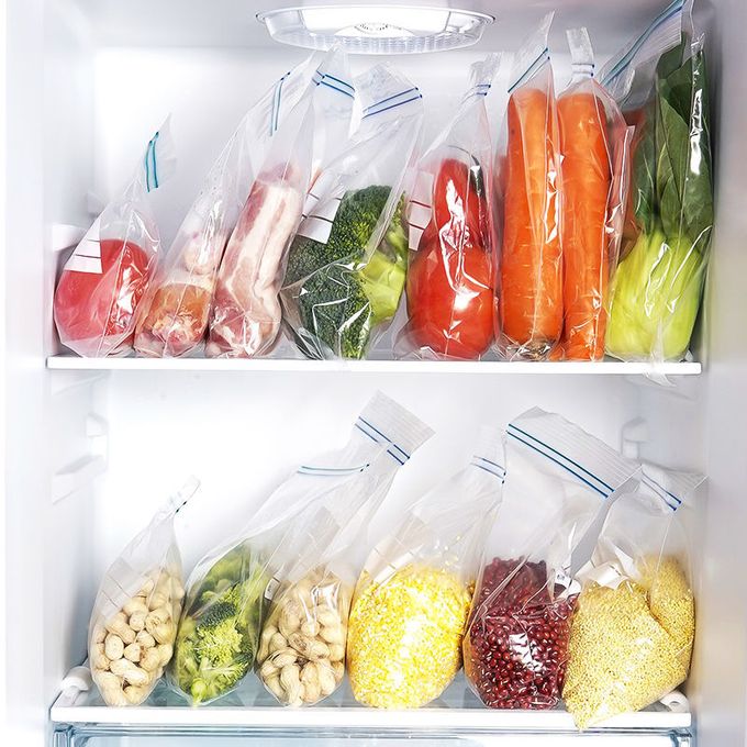 🧊 Reusable Fridge Zipper Bags – Now Available! 🧊✨ Keep it fresh, keep it organized, and keep it eco-friendly! ♻️📦 🥭 1kg Bags – 20pcs/box f

💼 Perfect for:
🥕 Veggies
🍗 Meat
🍞 Snacks
🍓 Fruits