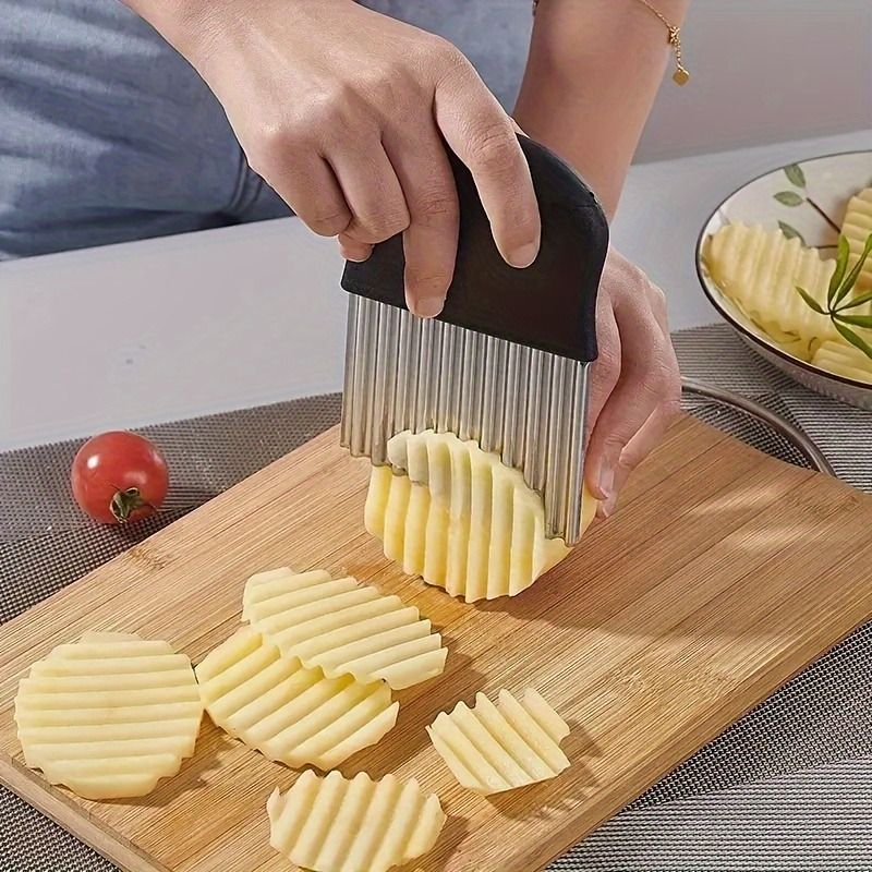 1pc, Crinkle Cutter, Wavy Chopper Knife, Upgraded Stainless Steel Crinkle Blade, Safety Kitchen French Fry Chip Cutter, Wavy Slicer for Fruit Vegetable Salad Carrot Potato Fries, Kitchen Tools