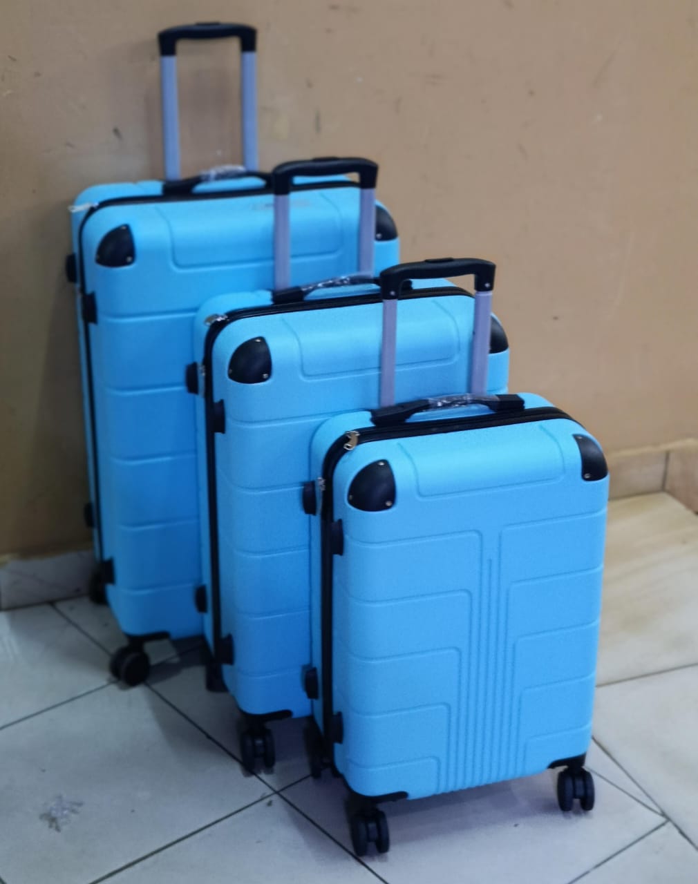 ORIGINAL STRONG 3 IN 1 LUXURIOUS FIBRE SUITCASE BRIEFCASE TRAVEL BAG- SIZE 4, COMPRISES OF 3 PCS HEIGHT 63CM, HEIGHT 57CM, AND HEIGHT 48CM.