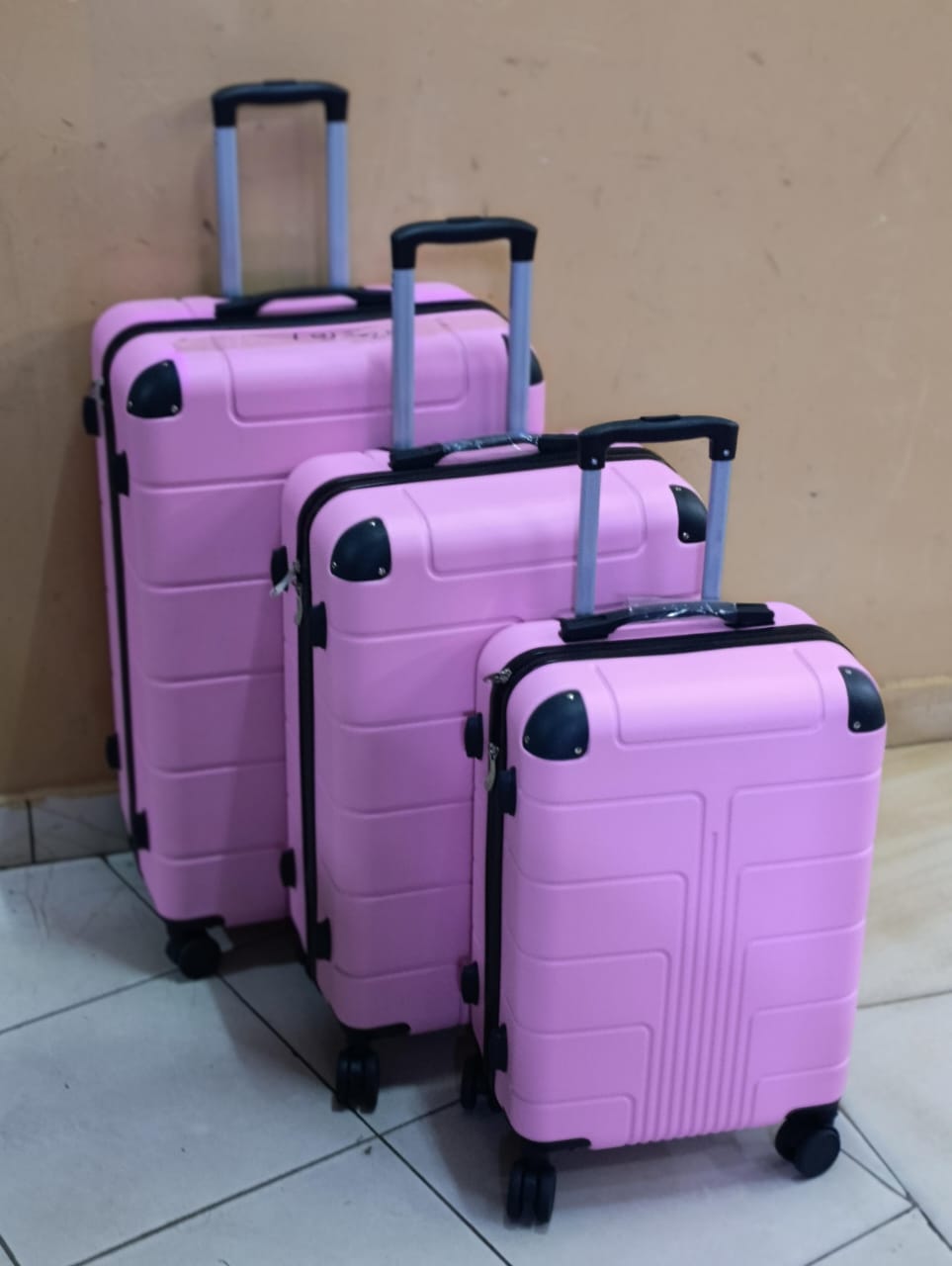 ORIGINAL STRONG 3 IN 1 LUXURIOUS FIBRE SUITCASE BRIEFCASE TRAVEL BAG- SIZE 4, COMPRISES OF 3 PCS HEIGHT 63CM, HEIGHT 57CM, AND HEIGHT 48CM.