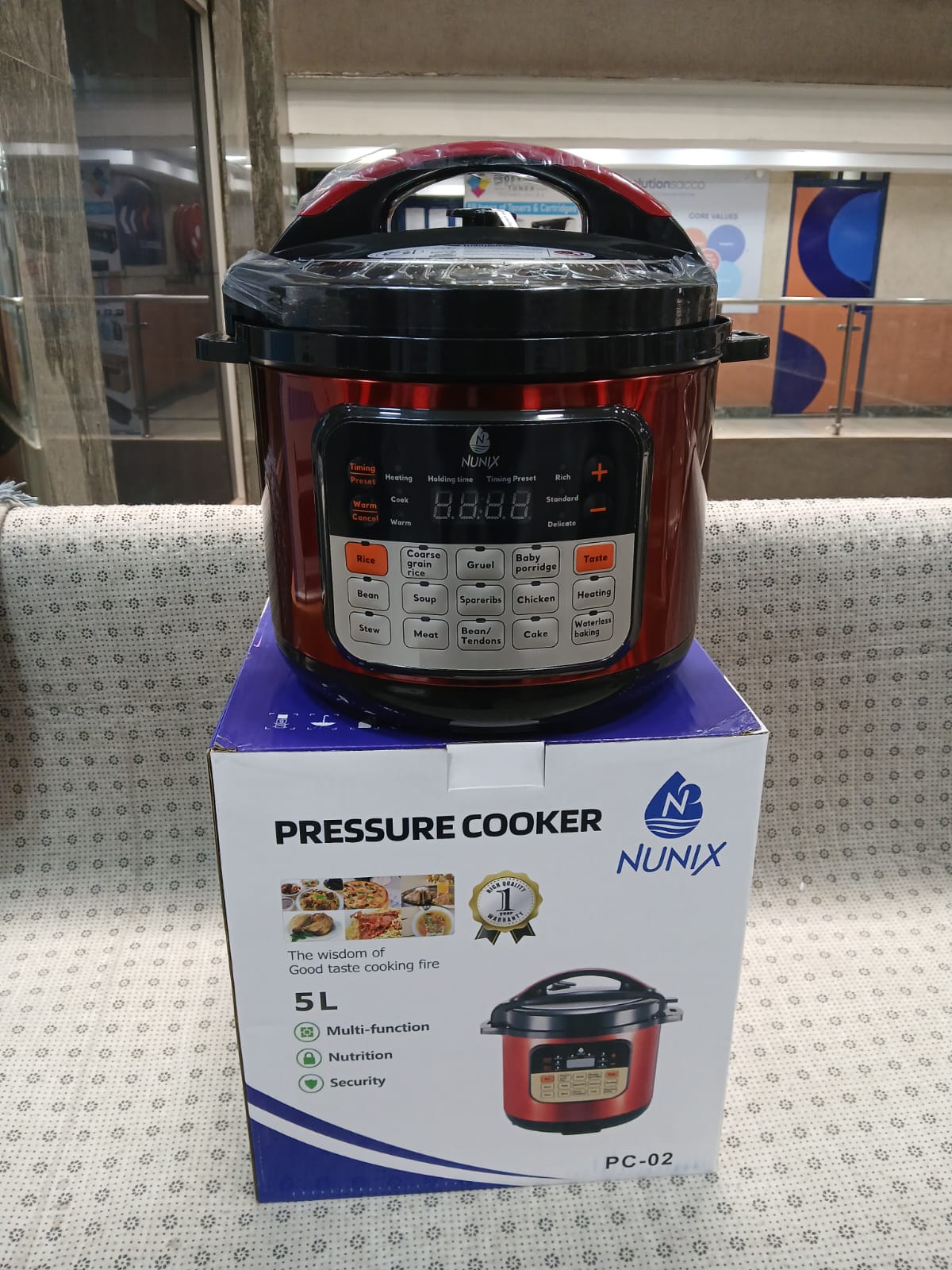 🔥🔥🔥MAKE YOUR WORK EASIER 😇
NUNIX NEW IMPROVED PC-02 MULTI-FUNCTIONAL ELECTRIC PRESSURE COOKER WITH TIMER-5L▪️📍NUNIX 5 LITRE ELECTRIC PRESSURE COOKER POWER 900WATTS DURABLE STAINLESS.