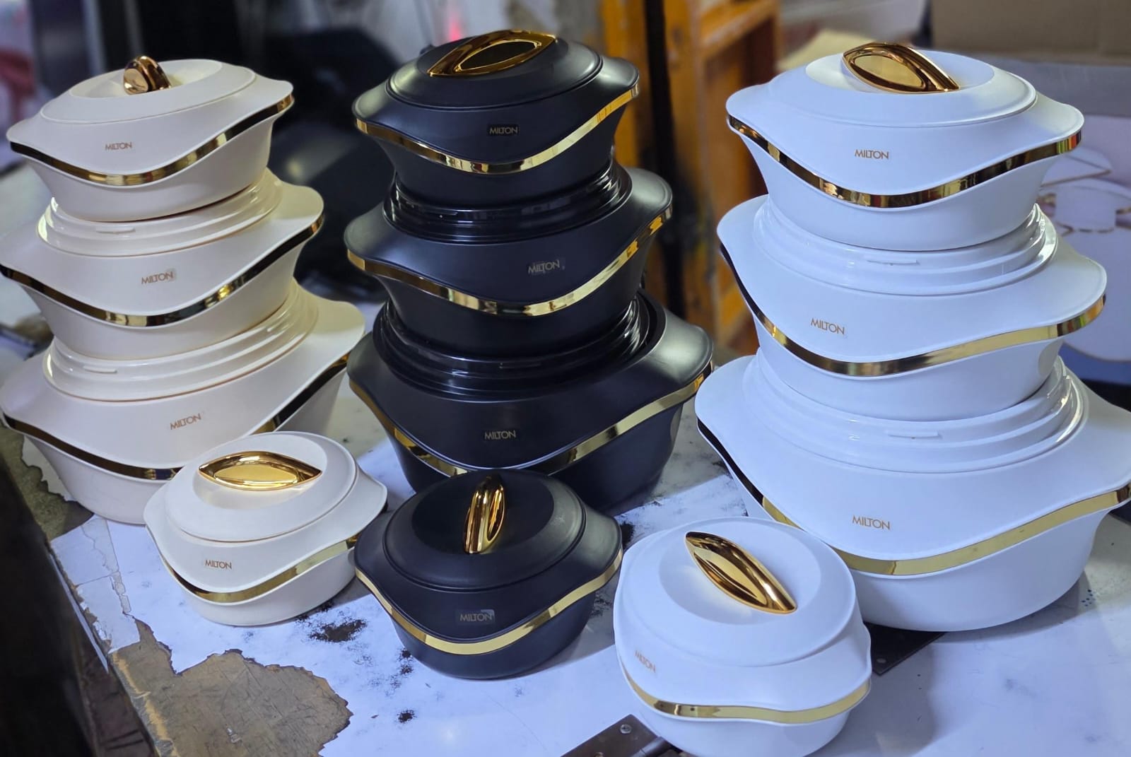 🔥🔥NEW IN MARKET!! CLASSIC HOT POTS 😍😊 MILTON CONCORD PREMIER RANGE PLASTIC. DESIGNER INSULATED HOTPOTS SERVING DISH CASSEROLE SET HOT POT. SERVE FOOD HOT OR COLD (500/1000/1500//2500)