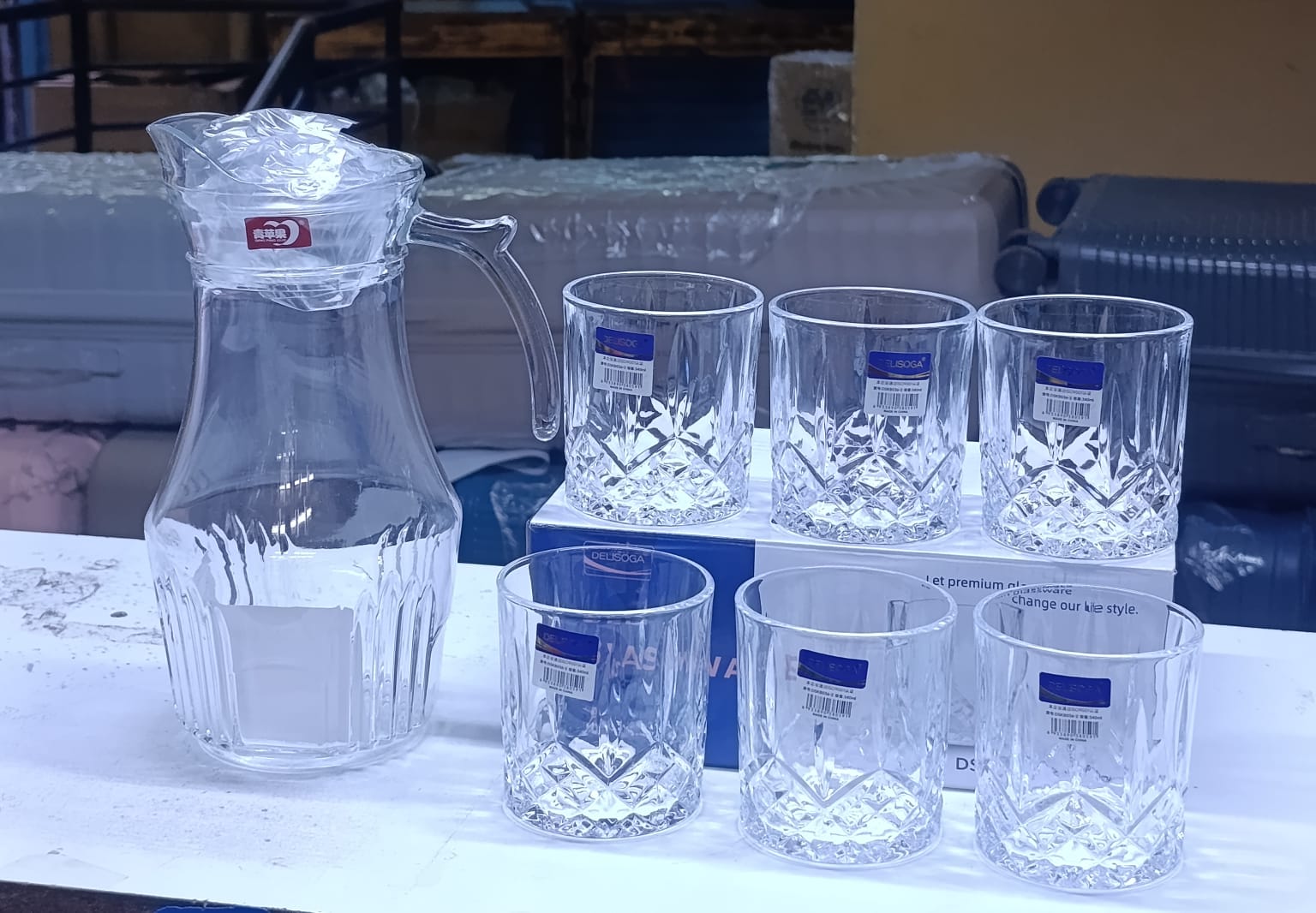 7-PIECE GLASS JUG SET INCLUDES 6 GLASSES (340 ML EACH) AND 1 GLASS JUG (1.8 L).