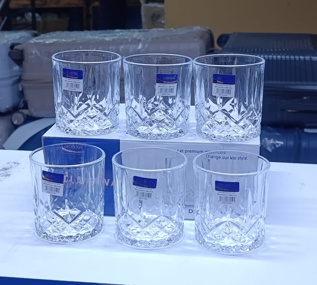 7-PIECE GLASS JUG SET INCLUDES 6 GLASSES (340 ML EACH) AND 1 GLASS JUG (1.8 L).