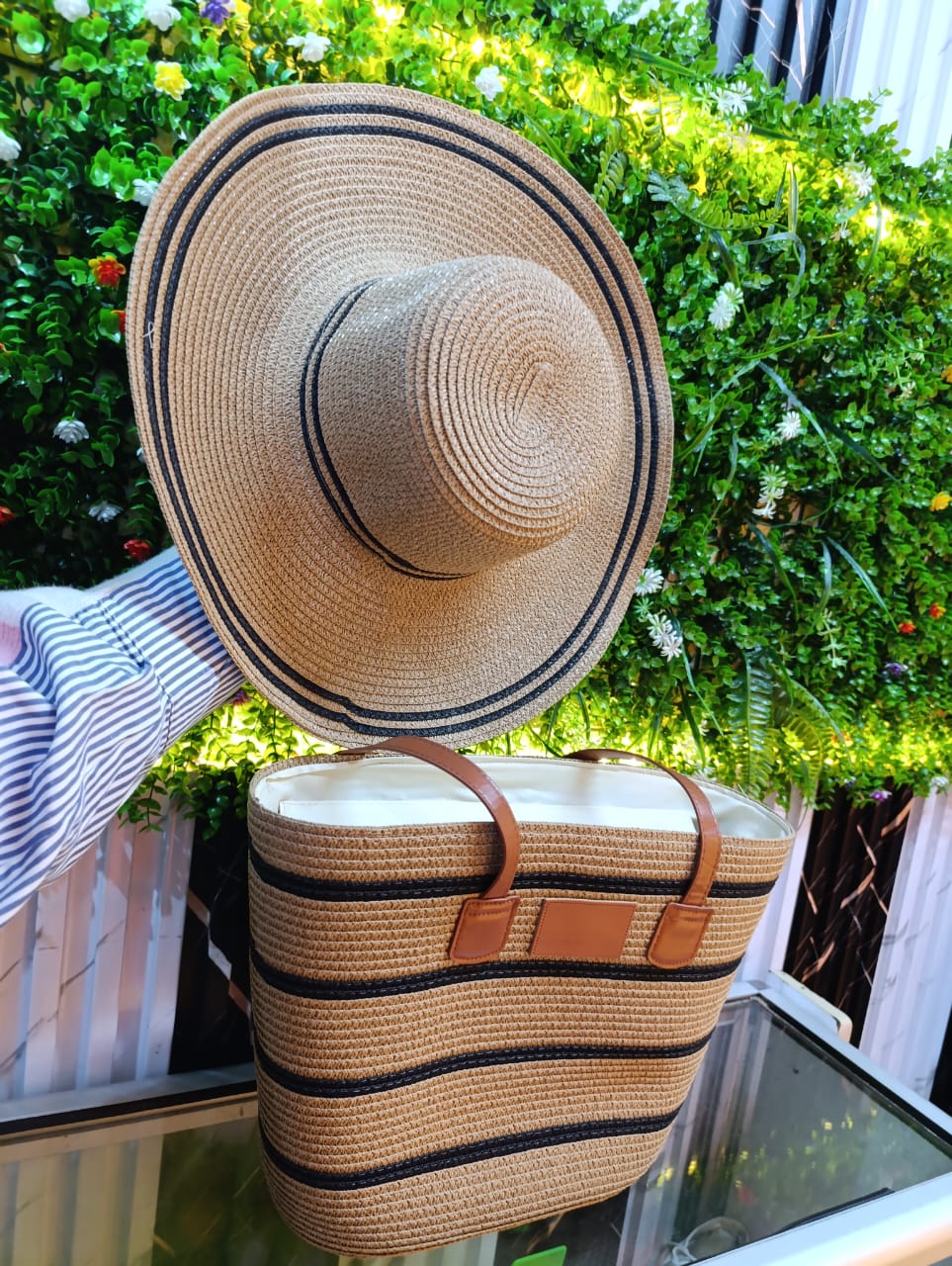 WOMEN WOVEN TOTE BAG WITH HAT SET PERFECT FOR BEACH AND SUMMER DAYS 
IT INCLUDES ONE TOTE BAG AND A MATCHING WIDE BRIM HAT.