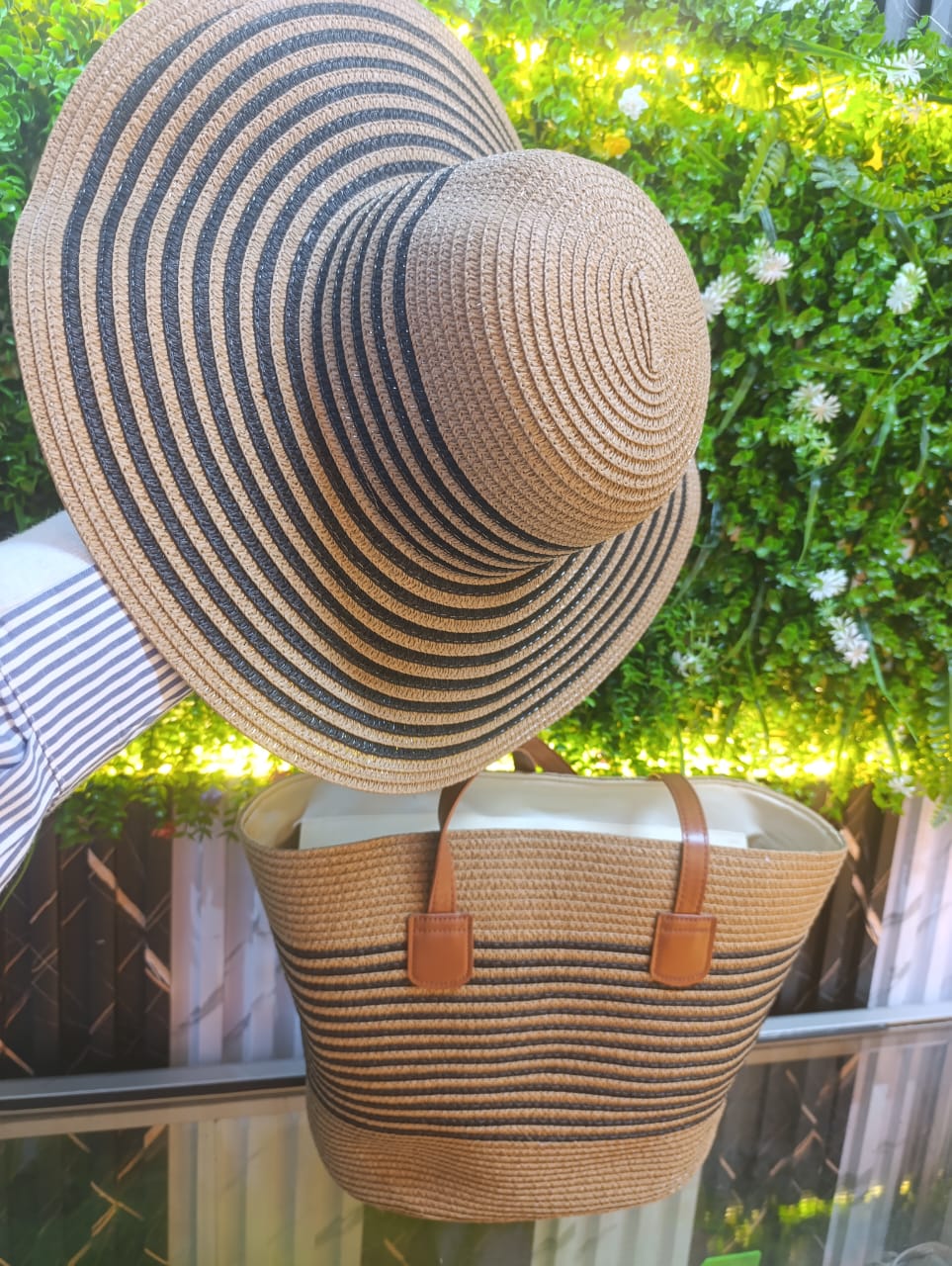WOMEN WOVEN TOTE BAG WITH HAT SET PERFECT FOR BEACH AND SUMMER DAYS 
IT INCLUDES ONE TOTE BAG AND A MATCHING WIDE BRIM HAT.
