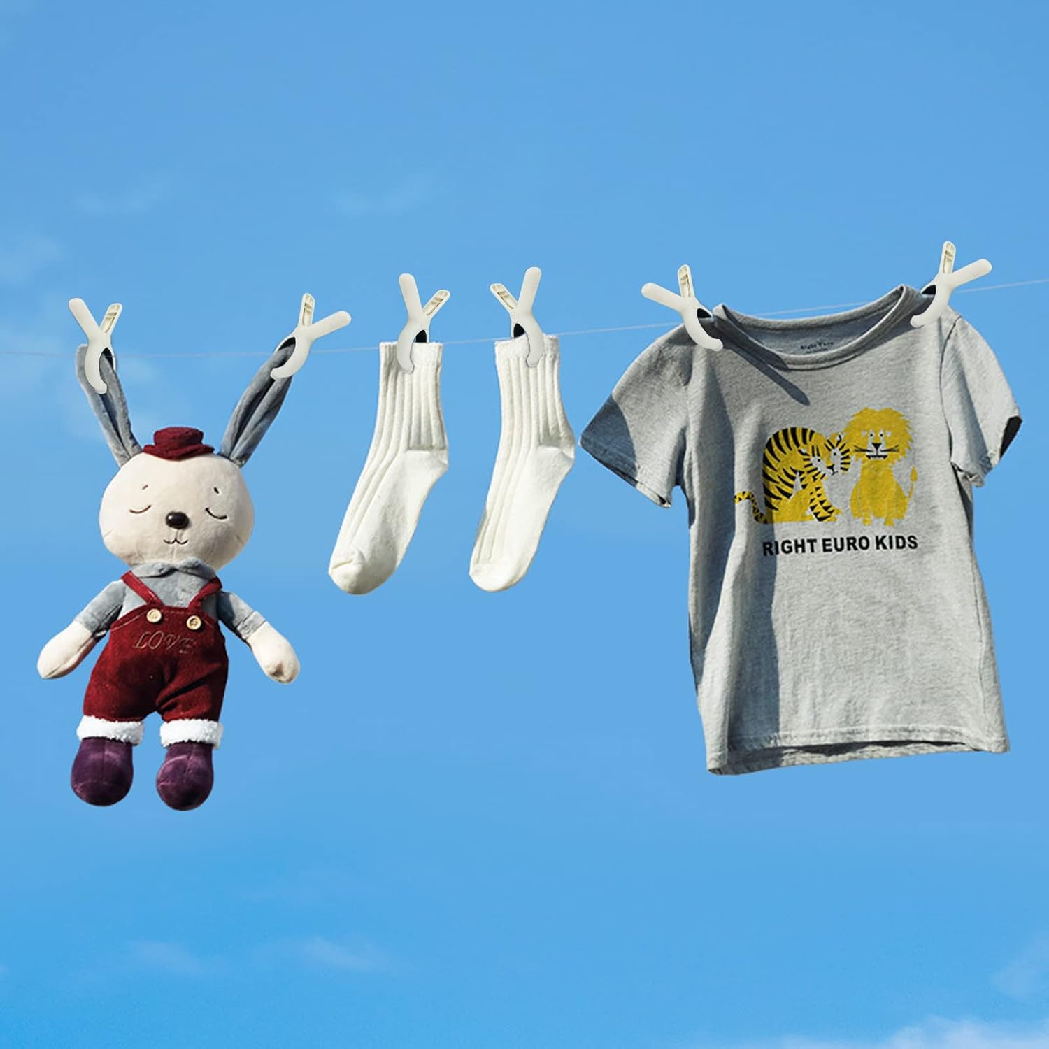 12 PCS Plastic Clothespins Heavy Duty Clothes Pins Windproof Clamps Beach Blankets Clothes Pegs with Strong Anti-Rust Springs, Blankets to Dry on Clothesline Hanging Rack Quilt Drying Clip for Laundy