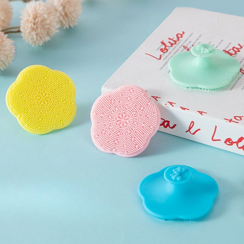 Facial Cleansing Brush Made with Ultra Hygienic Soft Silicone, Waterproof Sonic Vibrating Face Brush for Deep Cleansing, Gentle Massaging Manual Facial Cleansing Scrubber Handheld Wash Pad