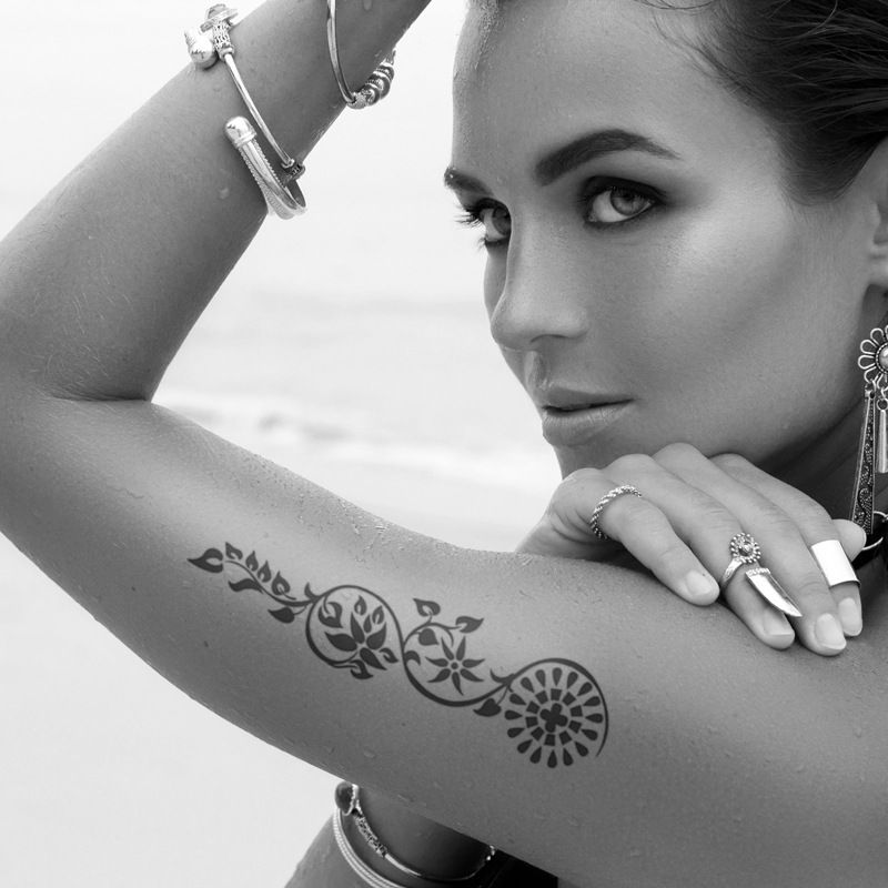 White Henna Tattoo Kit, Black Henna Temporary Tattoos Stickers for Women Wedding Party Festival Tattoos Decorations,  Long Last Lace Flower Bohemia Lotus Sexy Temp Tatoo Back Thigh Body Art Makeup