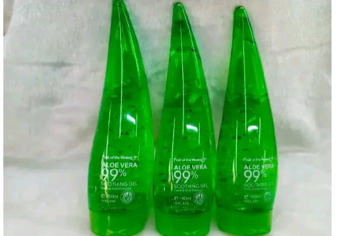 Aloe Vera Soothing Gel Sunburn Repair Gel 99% Natural AloeVera Content Treat Sun Burns and Repairs Skin Faster Hydrating and Moisturizing Cream