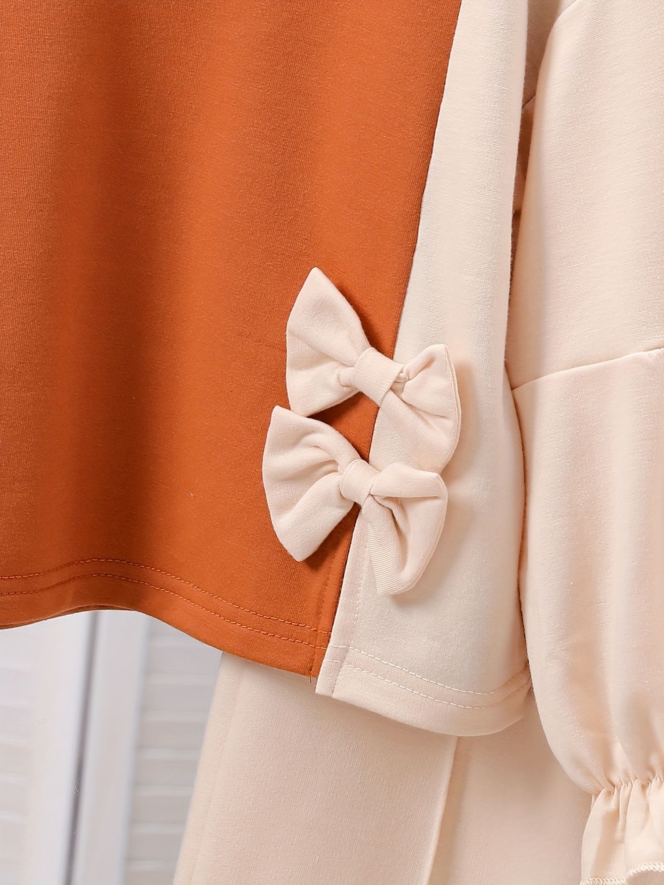 Girls' Clothing Children's Clothing Long Sleeved Tops Autumn And Winter New Styles Fashionable And High-end Sense Contrasting Hoodie Bow Tie Splicing Loose Round Neck Wide Leg Pants Two-piece Set