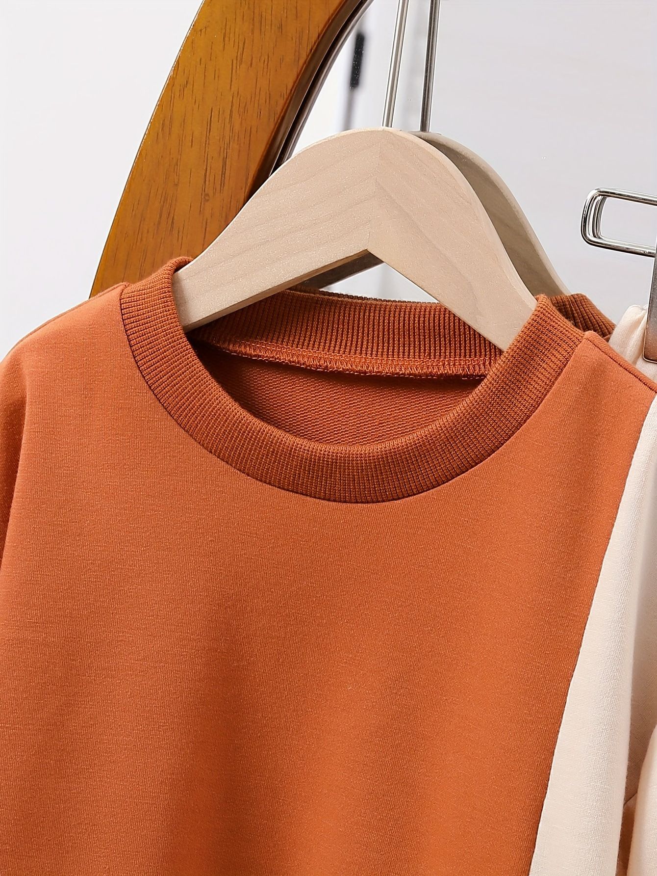 Girls' Clothing Children's Clothing Long Sleeved Tops Autumn And Winter New Styles Fashionable And High-end Sense Contrasting Hoodie Bow Tie Splicing Loose Round Neck Wide Leg Pants Two-piece Set