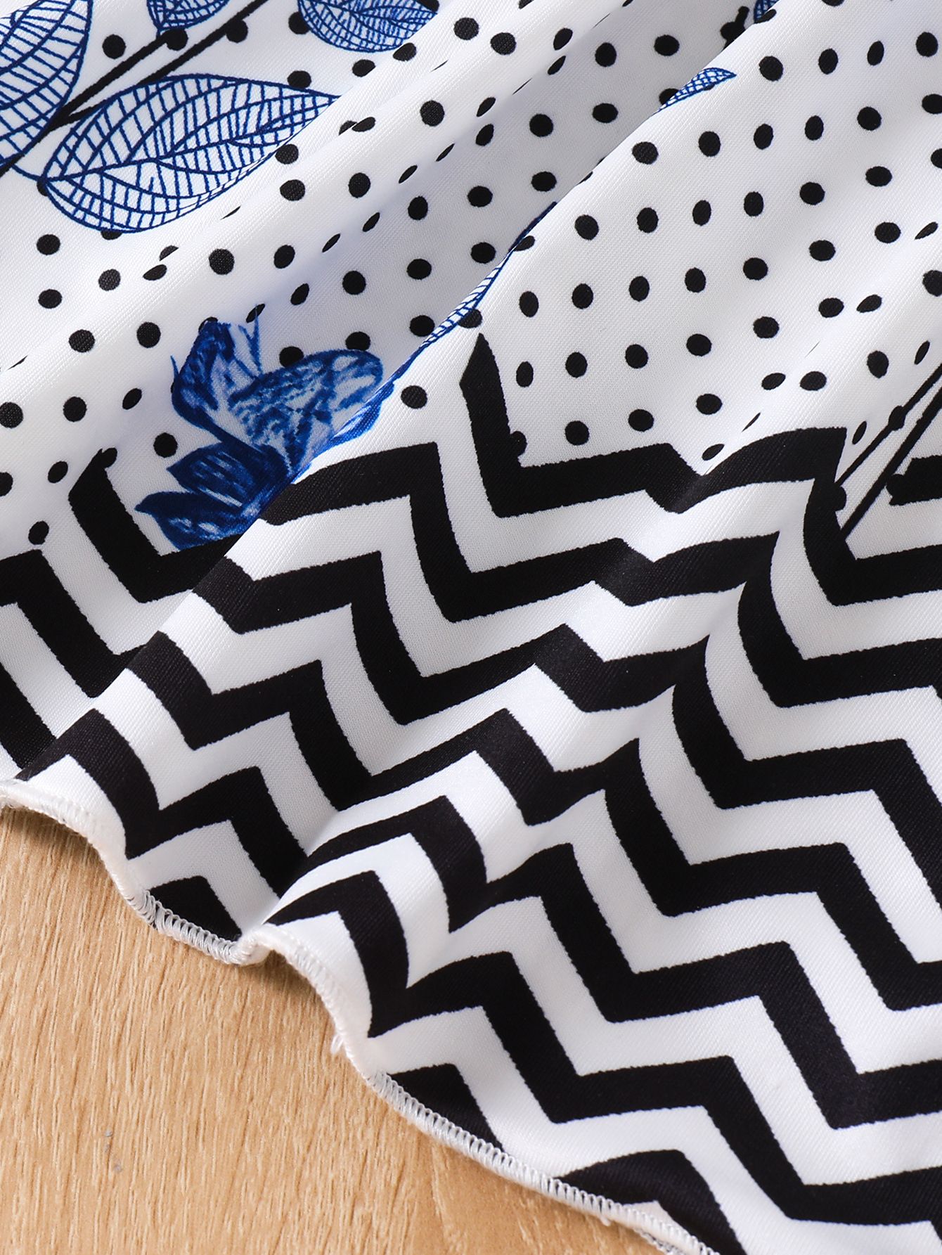 Girls' Clothing Children's Clothing Fashionable New Style Long Sleeved Jacket  Dress Long Sleeved Top Jacket Skirt Long Sleeved Outerwear Cute Print 2-piece Set Set Bow Tie Design Sense