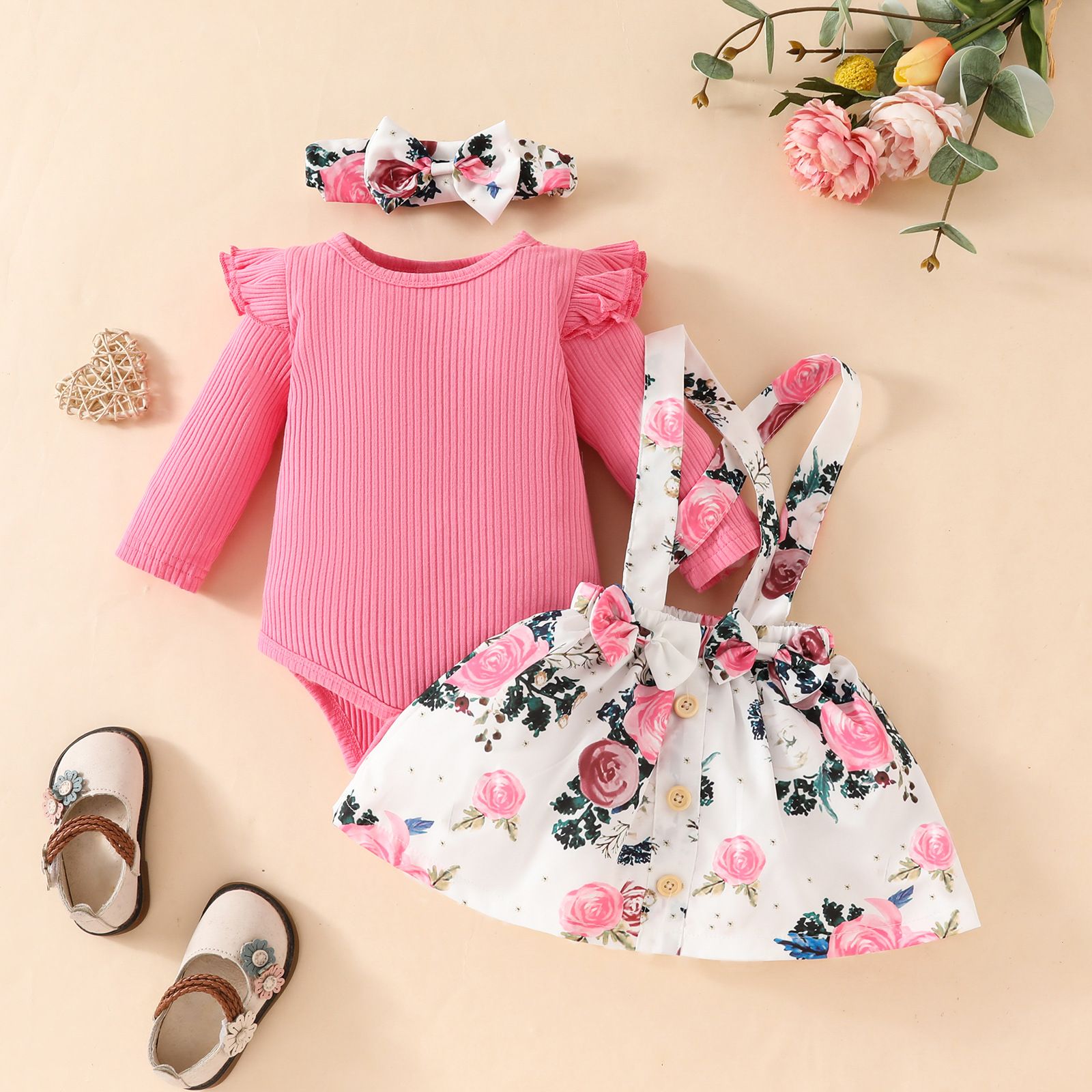 Baby Romper Infant Onesies Toddler Jumpsuit With Bow Suspender Skirt Printed Letter Pattern "Mom Dad Baby" Text Breathable Comfortable For 0-18 Months 3 PCS Set