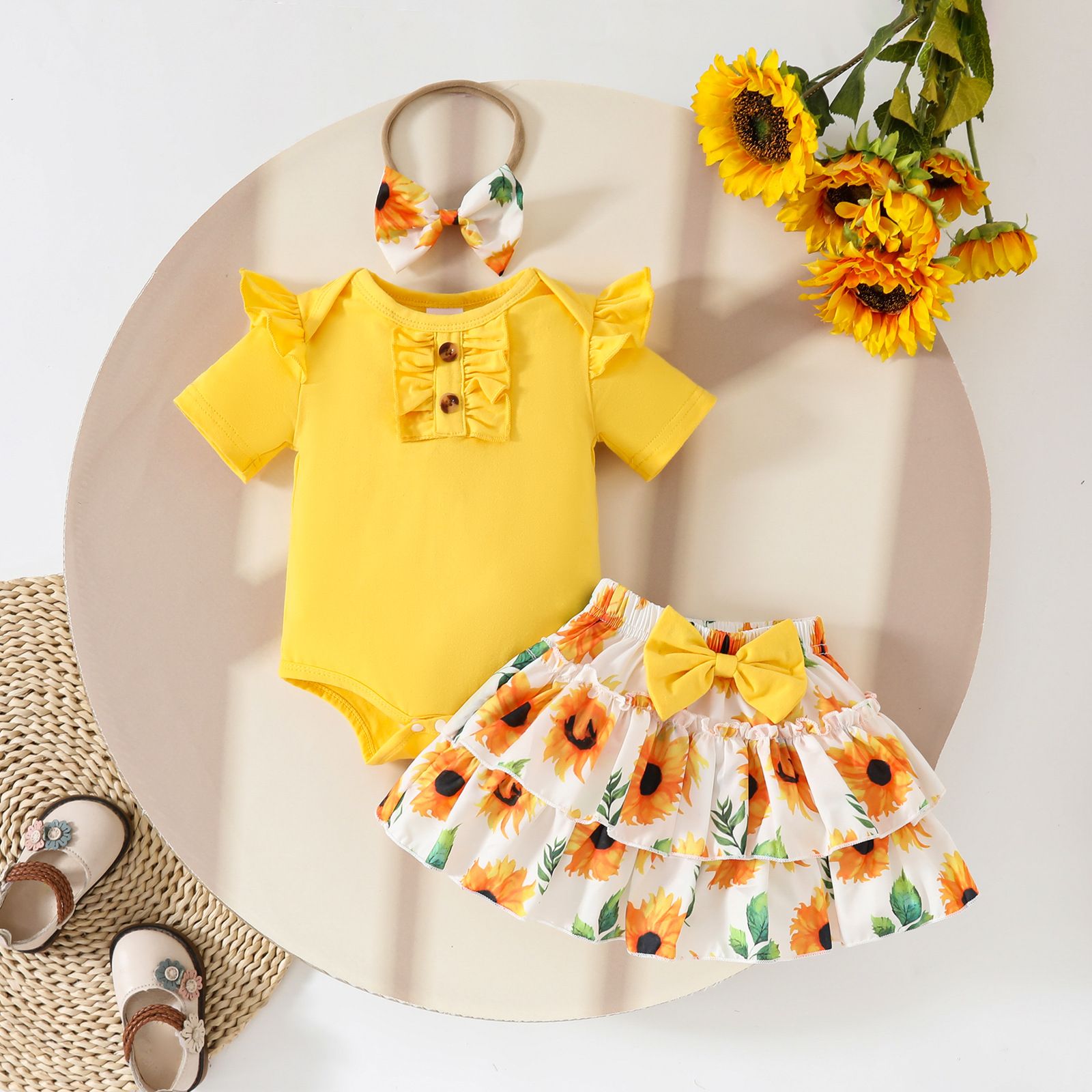 Baby Romper Infant Onesies Toddler Jumpsuit With Bow Suspender Skirt Printed Letter Pattern "Mom Dad Baby" Text Breathable Comfortable For 0-18 Months 3 PCS Set